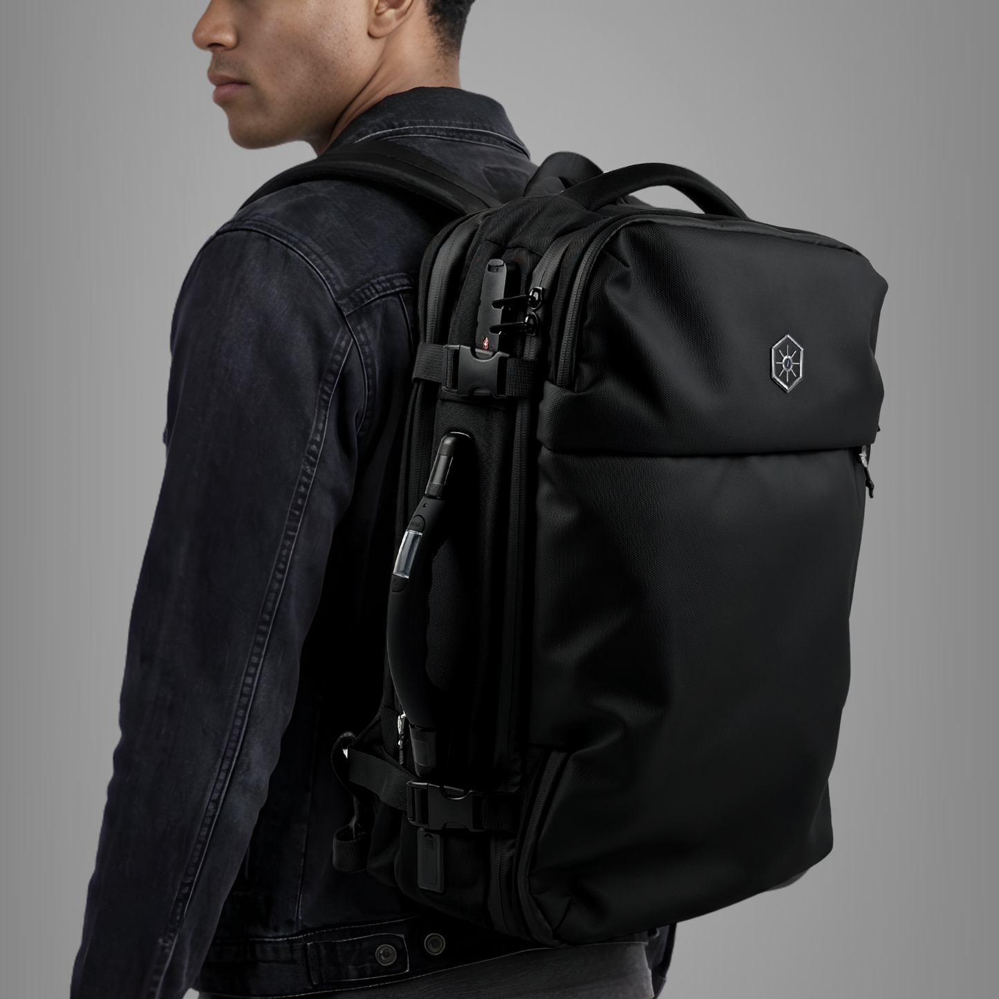Nomad – Modular Travel Backpack